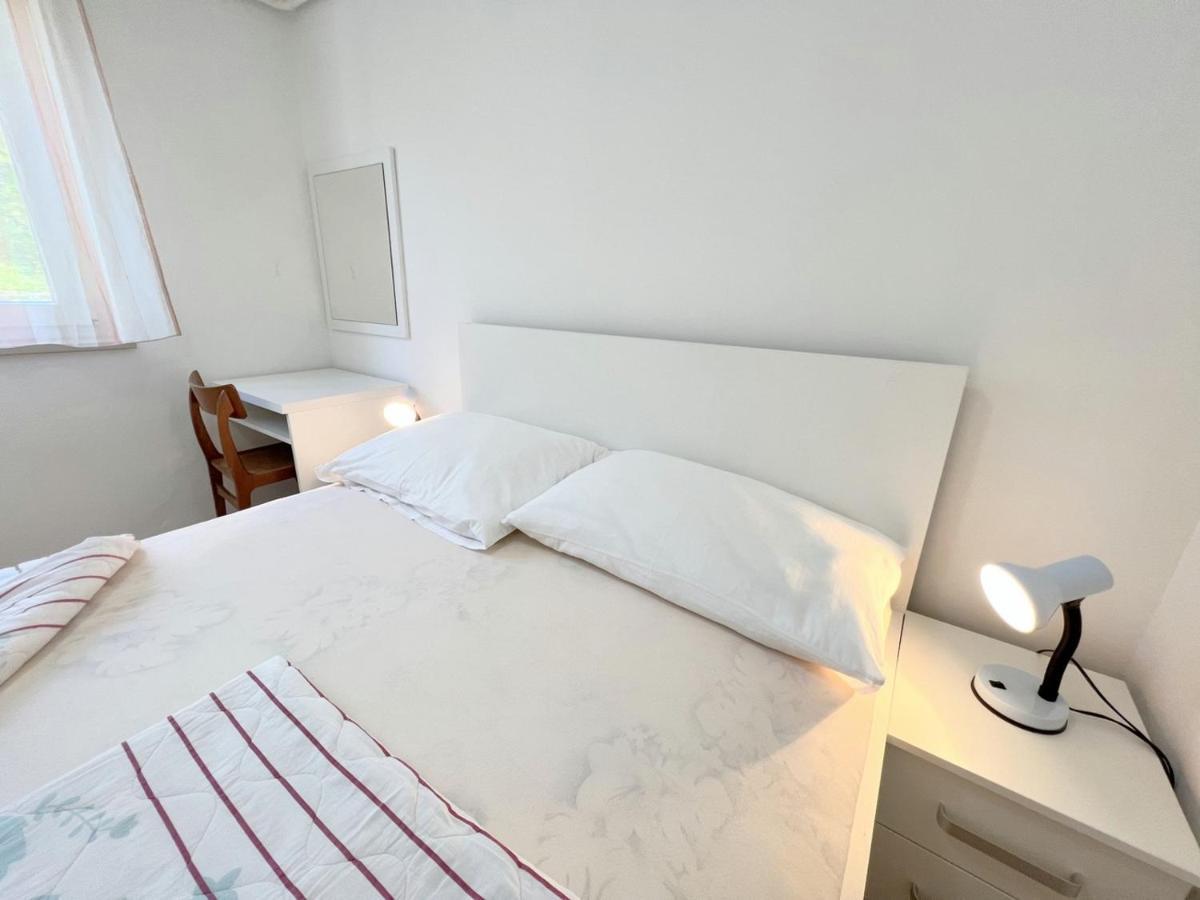 Miramar Gardenn Apartmment Banjol Kültér fotó